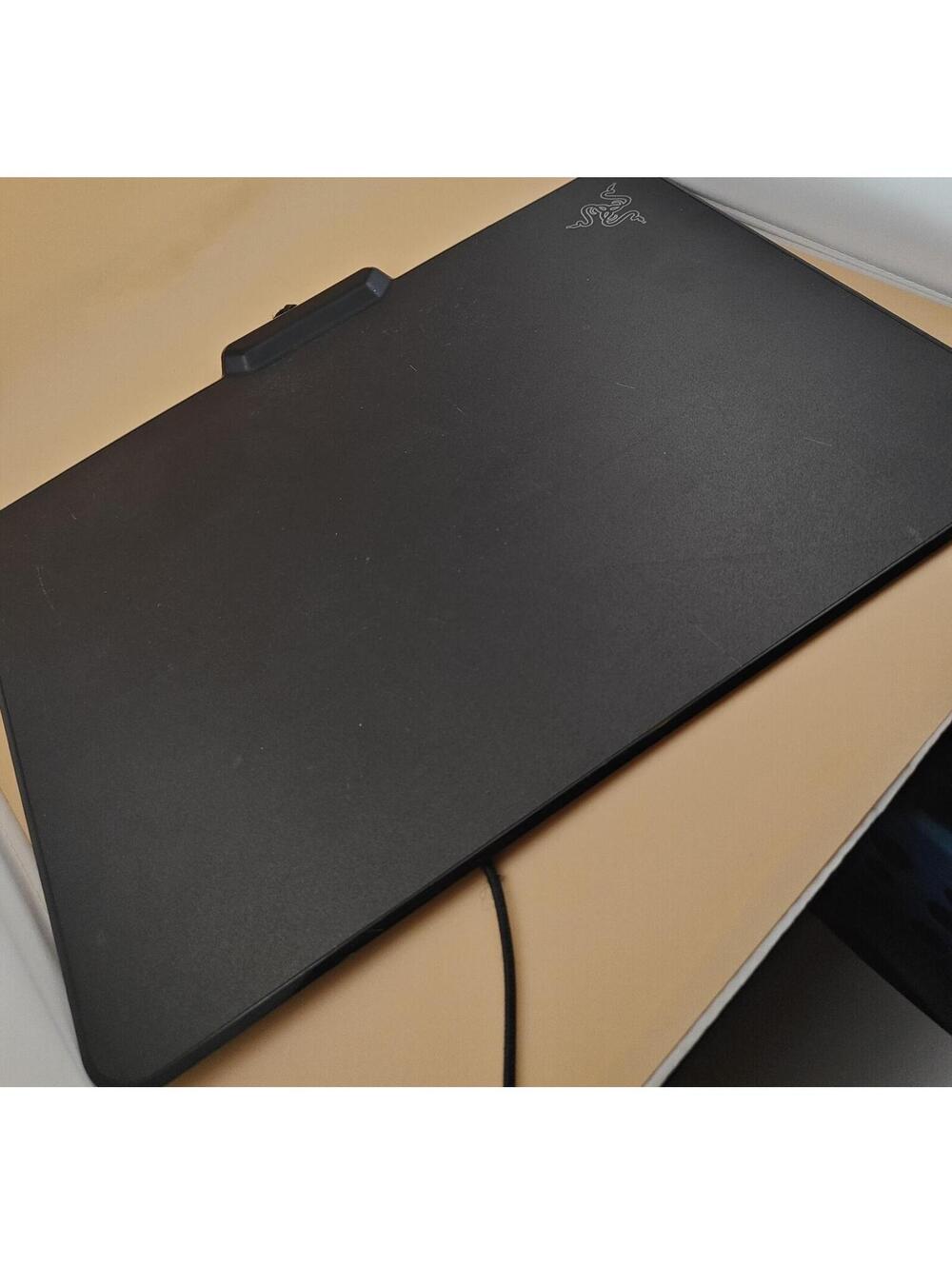 Razer Firefly Gaming Mouse Pad RGB Chroma RZ02-01350100 Black